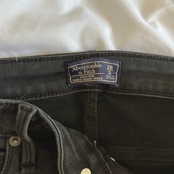 Abercrombie & fitch size 2/26 L high rise super skinny ankle jean w button fly - Picture 2 of 5